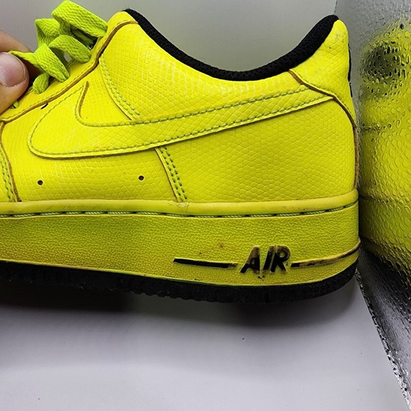 Nike 6.5 Youth Air Force 1 AF1 VOLT Neon Yellow LV8 Sneakers Shoes AO2288-700 - Picture 4 of 14